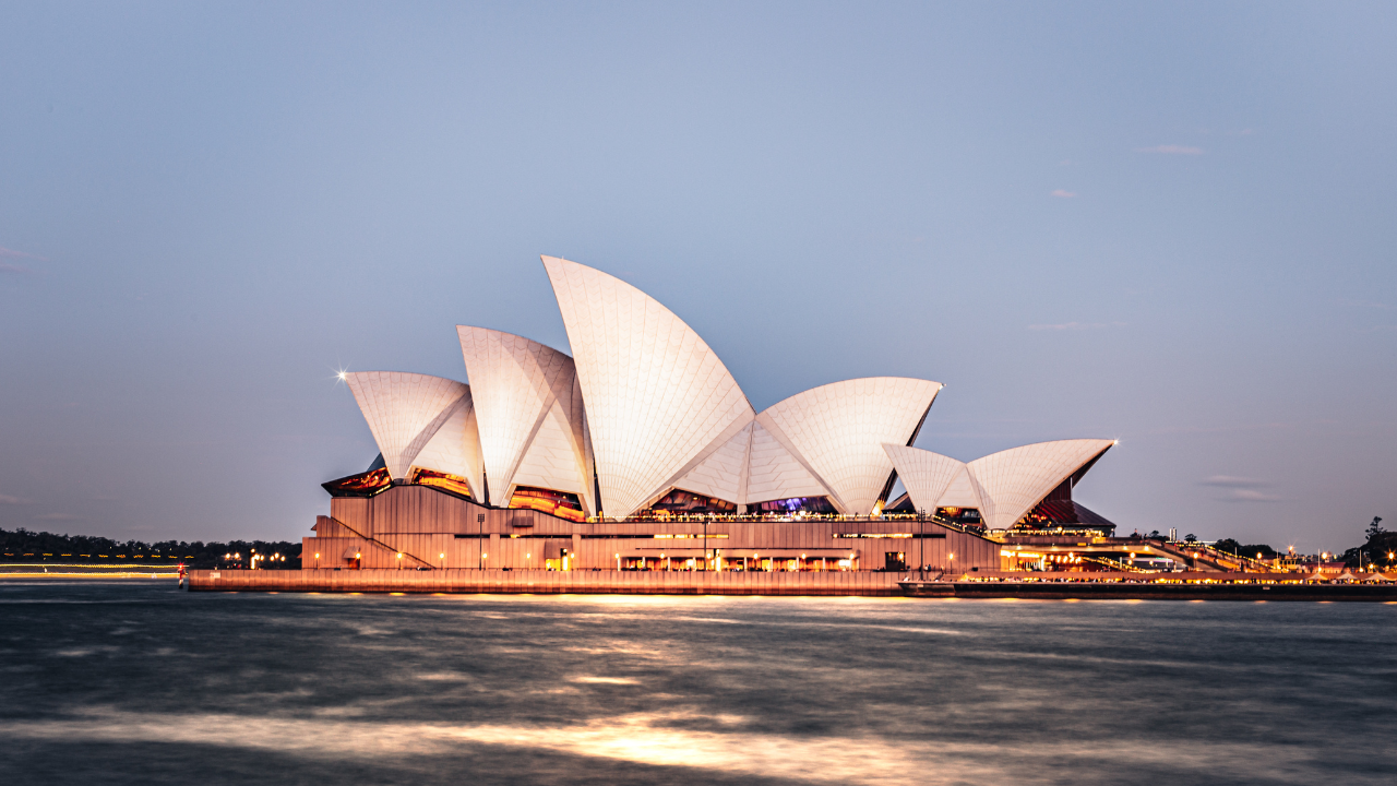 Các thành phố đi du học Úc như là Sydney, Melbourne, Brisbane, Adelaide, Perth, Canberra hay Hobart.
